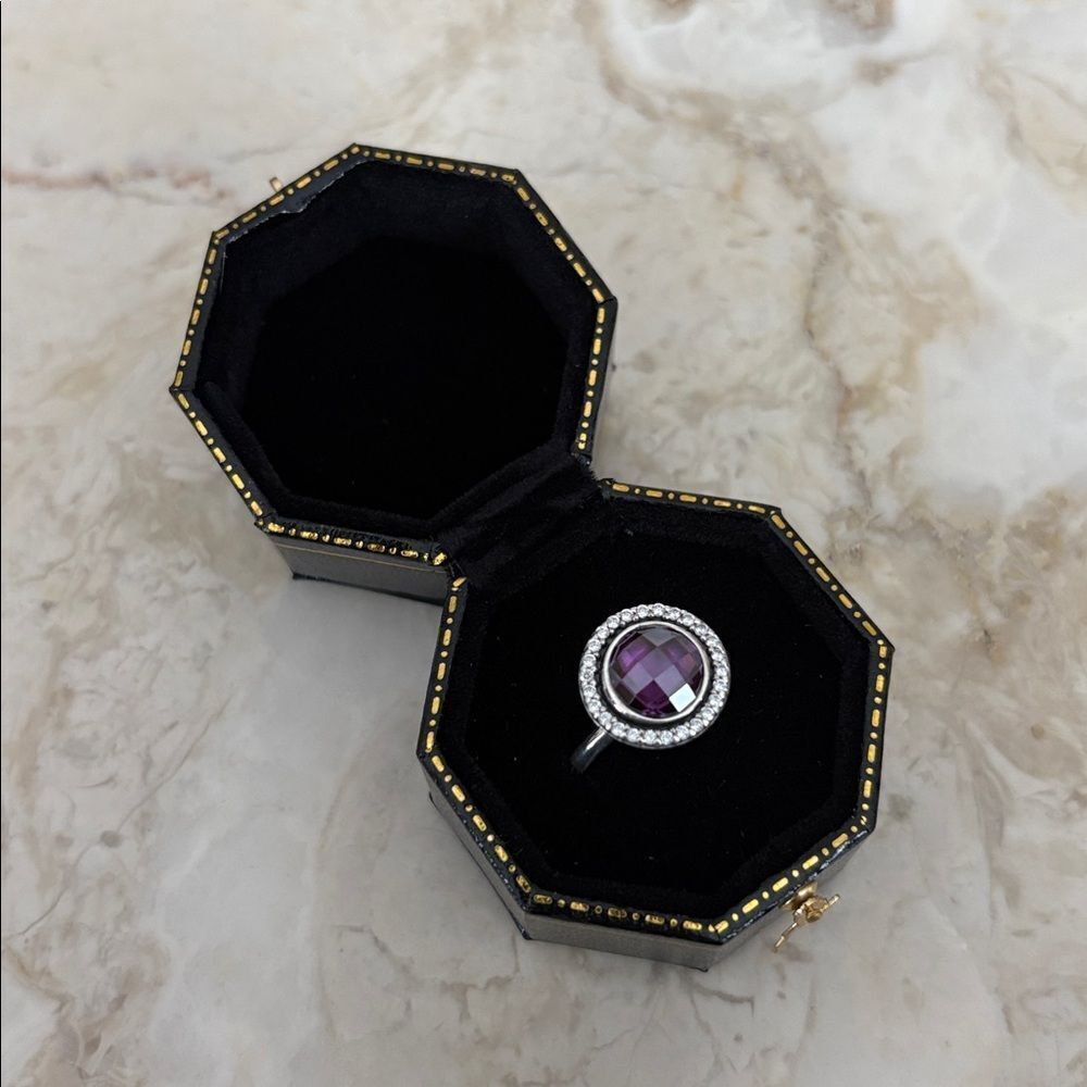 NEW! Antique Style Black & Gold Leatherette Mini Octagonal Ring Case & Box - Picture 3 of 11